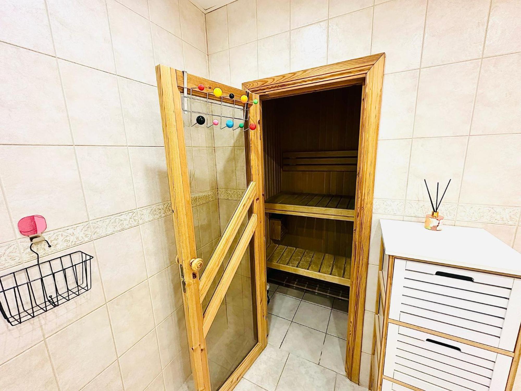 Dzīvoklis For 4 People In Center